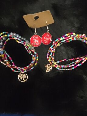 2 Beaded Wrap Bracelet with Gold Tree & Leaf Charms And 1 Pr Earrings NWOT